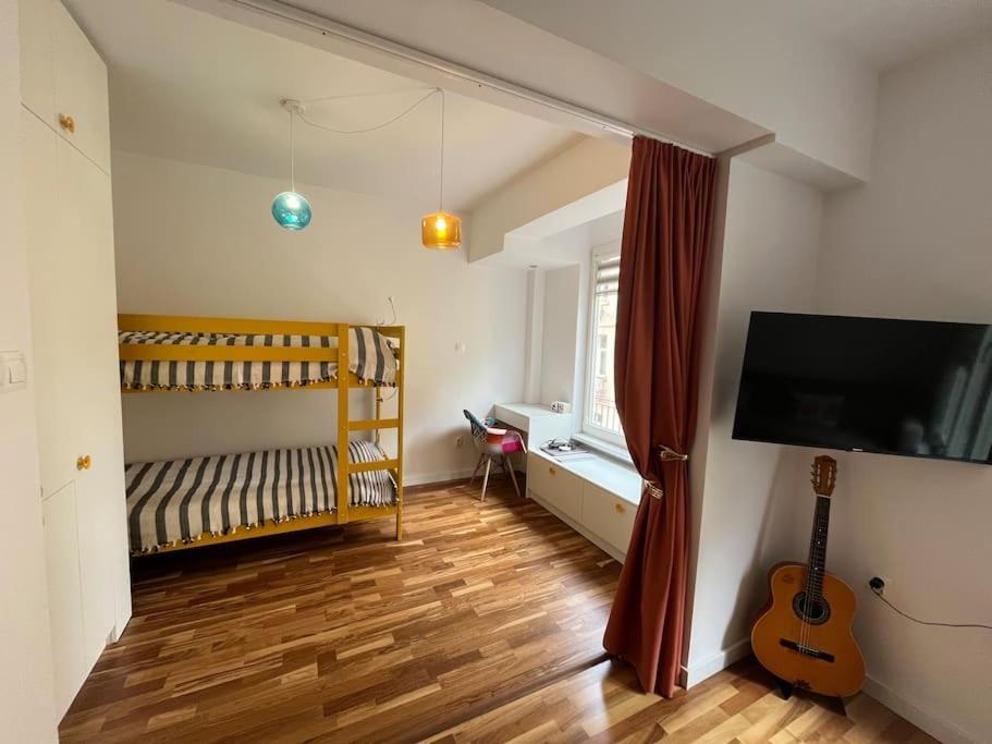 Family Friendly Downtown Apart โซเฟีย ภายนอก รูปภาพ